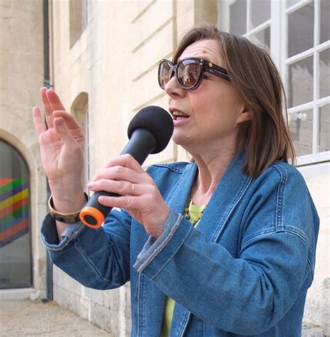 Avignon La cité des papes au fil du slam pour visiter la ville