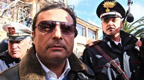 Ho fatto un guaio la nave è allagata il comandante Schettino sul