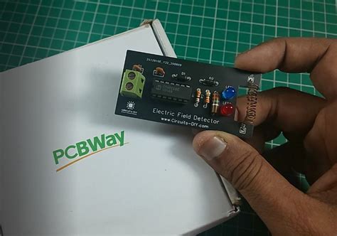 Electric Field Detector Circuit