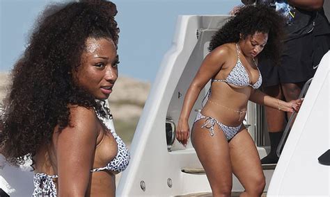 5 Hot Sexy Tori Roe Bikini Pics