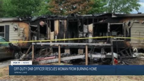 Off Duty Officer Saves Woman From Burning Mobile Home Youtube