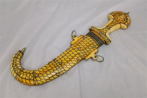 Importand 18th Century Islamic Dagger Damascus Steel Blade Oxe Bone