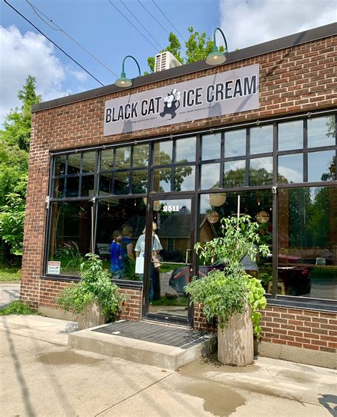 Des Moines: Black Cat Ice Cream