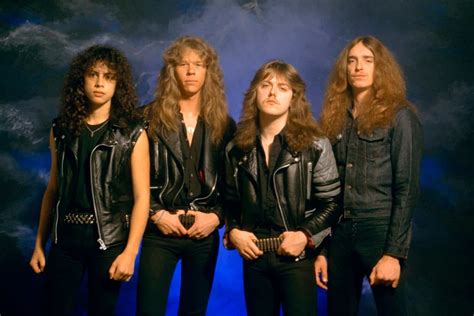 10 Best Metallica Songs of All Time - Singersroom.com