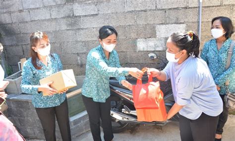 Pkk Denpasar Terima Bantuan Ton Beras Dari Tp Pkk Bali Ny Antari