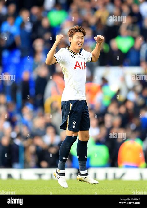 Tottenham Hotspurs Sohn Heung Min Feiert Fotos Und Bildmaterial In