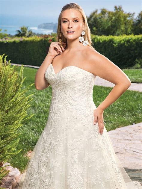 Bridal Gown A Line Full Figured Lace Sweetheart Neckline