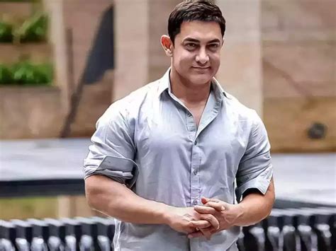 aamir khan sets christmas      reunite  andaz apna