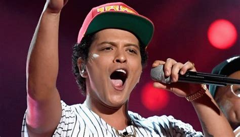 Bruno Mars Donates 24,000 Meals To Hawaiian Families In Need