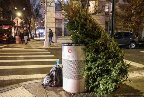 Kraj Blagdanskog Ugo Aja U Sad Njujor Ani Jelke Izbacili Na Ulice