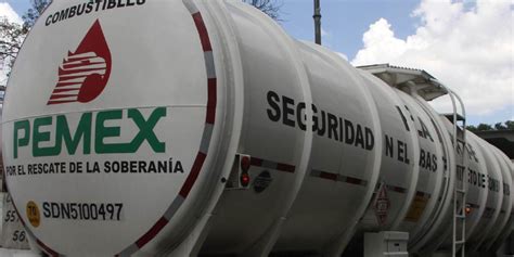 Producción petrolera de Pemex hila 24 meses a la baja