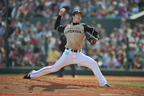 写真 斎藤佑樹＝三浦カズ説？ 引退説も流れた“ハンカチ王子”はいつまで野球を続けるか 文春オンライン