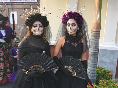 Urbis Realizan Desfile De Catrinas En El Centro De La Ciudad De Veracruz