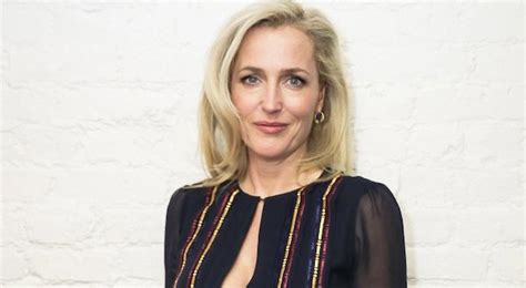 Gillian Anderson Net Worth - Celebrity Biography, Profile and Income