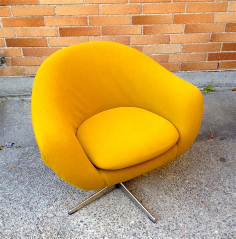 1970s Retro Swivel Chair Chair Swivel Chair Decor