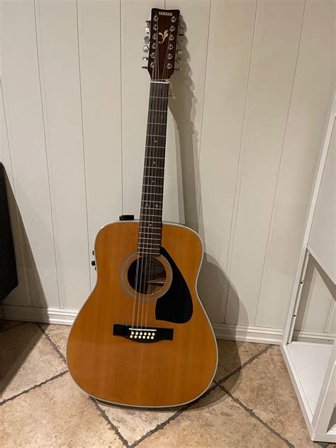 Yamaha Fg E Strengers Halvakustisk Gitar Finn Torget