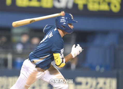 김주원 행운 2타점→‘캡틴 손아섭 도루→이재학 시즌 ‘첫 승의 초석 되다 Ss시선집중