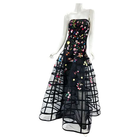 Oscar De La Renta 2015 Collection Flower Embroidered Cage Corset Dress