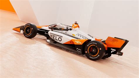 McLaren apresenta carro branco laranja de Rossi na Indy Notícia