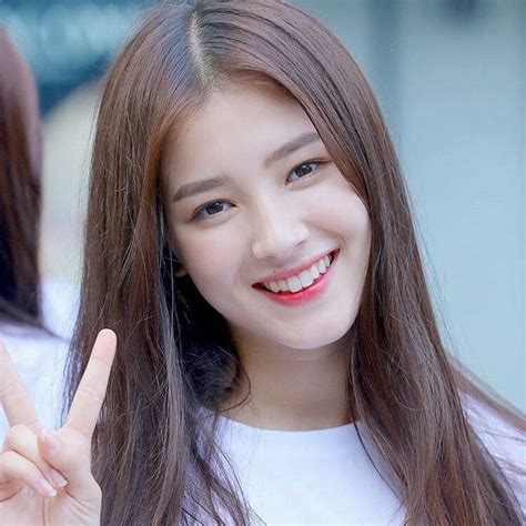 2224 Curtidas 15 Comentários Nancy Momoland Do No