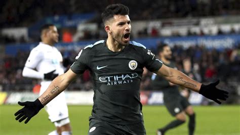 Guardiola Senang Aguero Perpanjang Kontrak Di Manchester City Bola