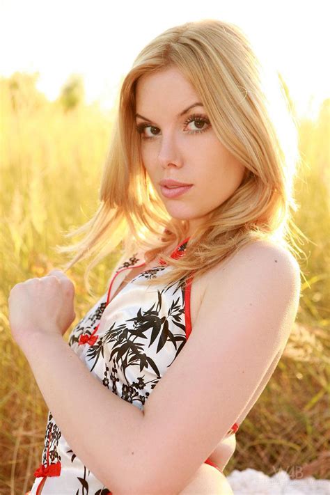 Beautiful Blonde Girl Kala Ferard Gets Totally Naked And Spreads In Oops Porn Pictures XXX