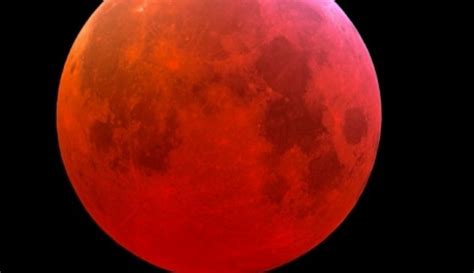 La Luna Rossa Torna A Splendere Nei Nostri Cieli A Fine Gennaio L