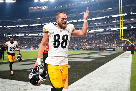 Steelers Te Pat Freiermuth Headed To The Locker Room…