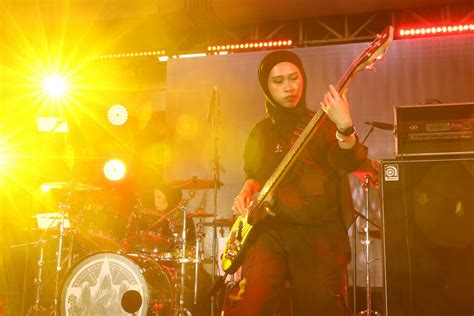 All Women Indonesian Metal Band Voice Of Baceprot To Perform At