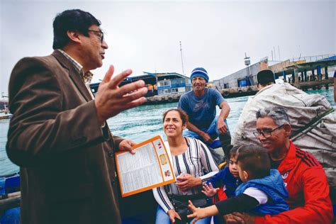 Pescadores Artesanales Vuelven A Las Aulas Para Terminar La Secundaria