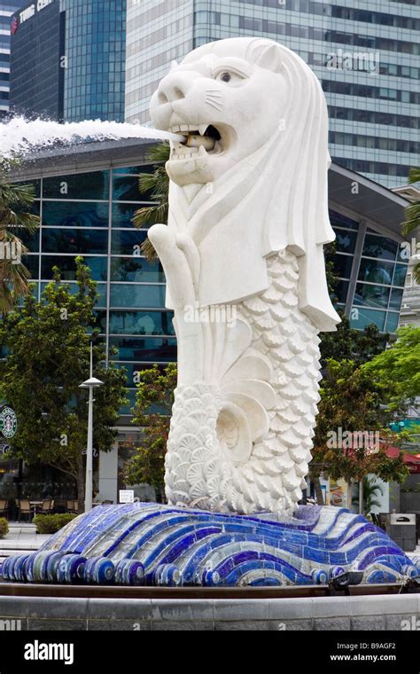 merlion singapore  res stock photography  images alamy