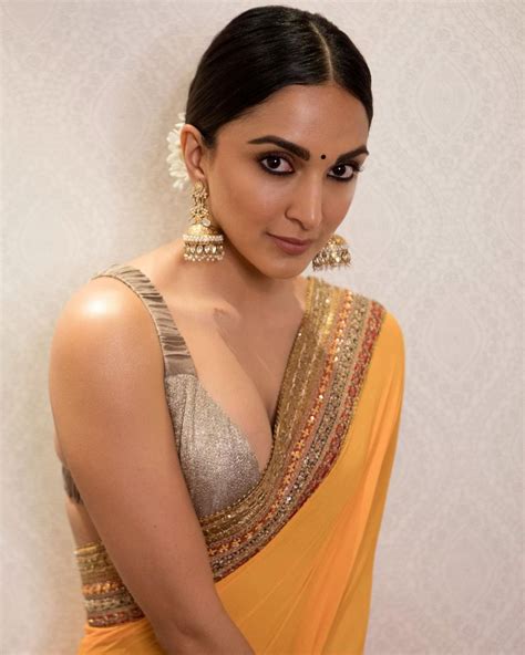 Kiara Advani Gives Desi Girl Vibes In Vibrant Yellow Saree And Jhumkas See The Divas Gorgeous