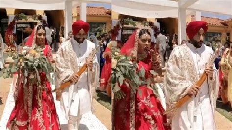 Viral Video Wedding Photographer Falls In Pool Leaves Bride And Groom In Shock