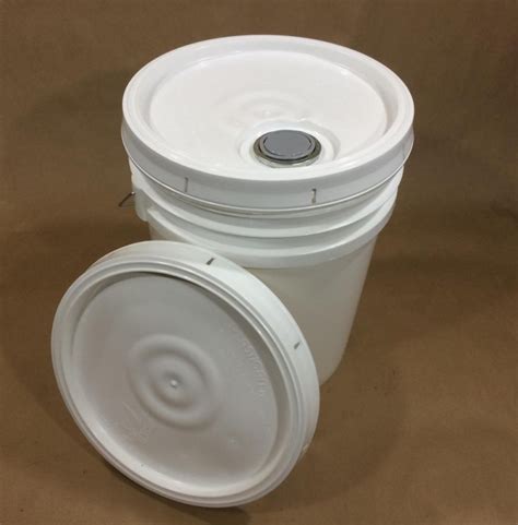 5 Gallon Plastic Bucket With Spouted Cover On And Plain Cover On Side