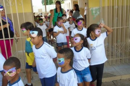 Alunos Da Rede Municipal De Ensino De Arax Entram Hoje De F Rias