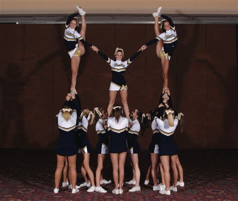 Pin By Lisa Walter On Cheerleading Love Cheer Stunts Cheerleading