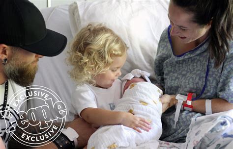 Brantley Gilbert and Wife Amber Welcome Daughter Braylen Hendrix — See ...