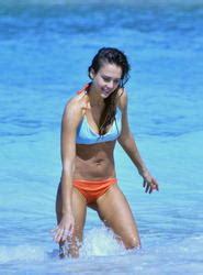 Jessica Alba Wearing A Bikini At A Beach In St Barts 04 04 13 ADDS