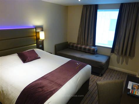 Premier Inn London Heathrow Terminal 4 Review | Reasons To Cruise