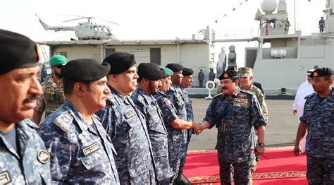 HM King visits Royal Bahrain Navy Force (RBNF) | Bahrain News Agency