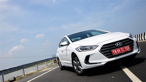 Hyundai Elantra Petrol Sx O At Exterior Car Photos Overdrive