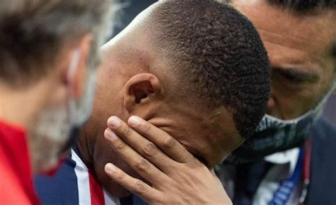 Psg La Blessure De Mbappé Fait Parler De Paris à Saint Etienne En