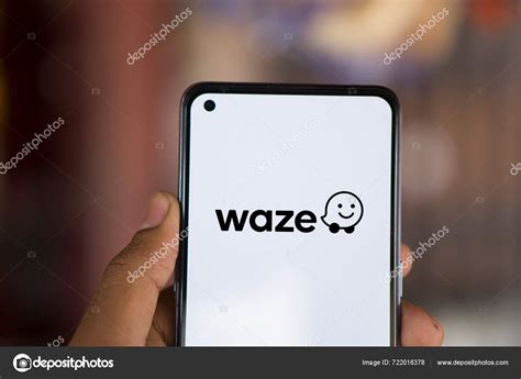 Dhaka Bangladesh May 2024 Waze Logo Displayed Smartphone — Stock