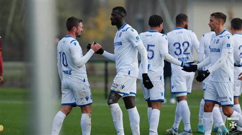 Amical Auxerre Mbaye Niang soffre un quadruplé en moins de 10mn