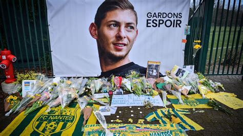 Emiliano Sala: Nantes staff remove words 'keep hope' from club's tribute to dead footballer in ...