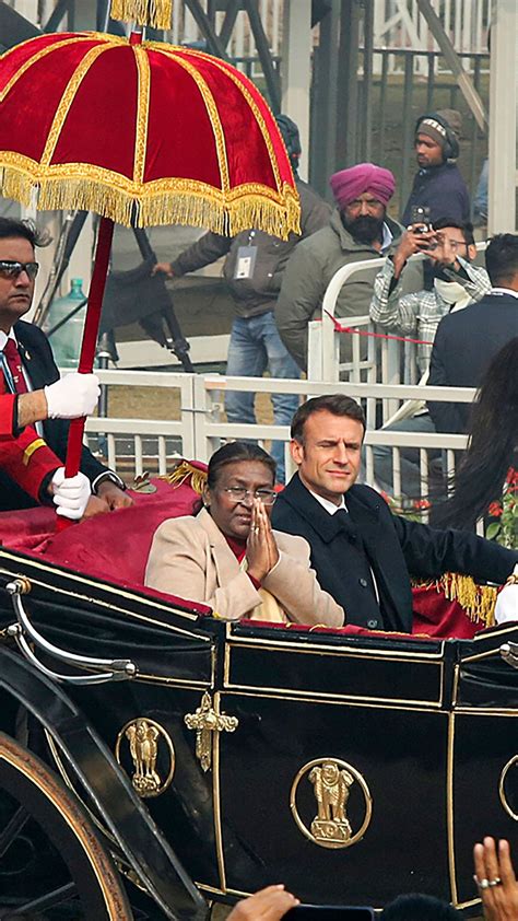 French President Macron arrives in special presidential carriage ...