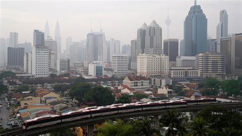 Foto Kabut Asap Pekat Selimuti Kuala Lumpur Foto Liputan