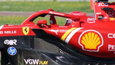 F Ferrari Sf Evo Nei Test A Fiorano Pance Rovesciate Stile Red Bull