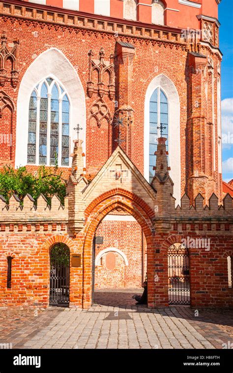 Vilnius st anne kirche Fotos und Bildmaterial in hoher Auflösung Alamy