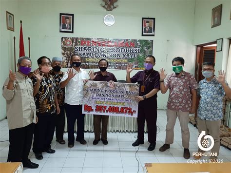 Perhutani Kph Surakarta Berikan Sharing Produksi Perhutani